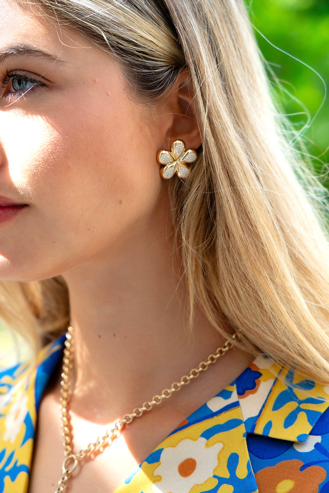 Gold and diamond pave earrings set in 14k yellow gold palm beach style, made in Palm Beach by design team Pelimingo, fine jewelry, flower earrings