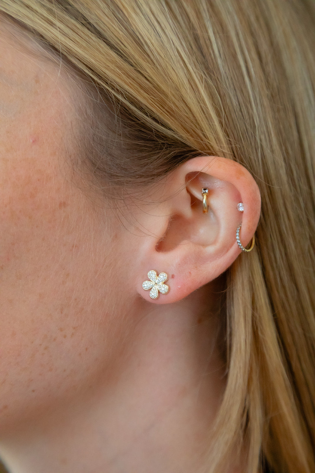 Gold and diamond pave earrings set in 14k yellow gold palm beach style, made in Palm Beach by design team Pelimingo, fine jewelry, flower earrings