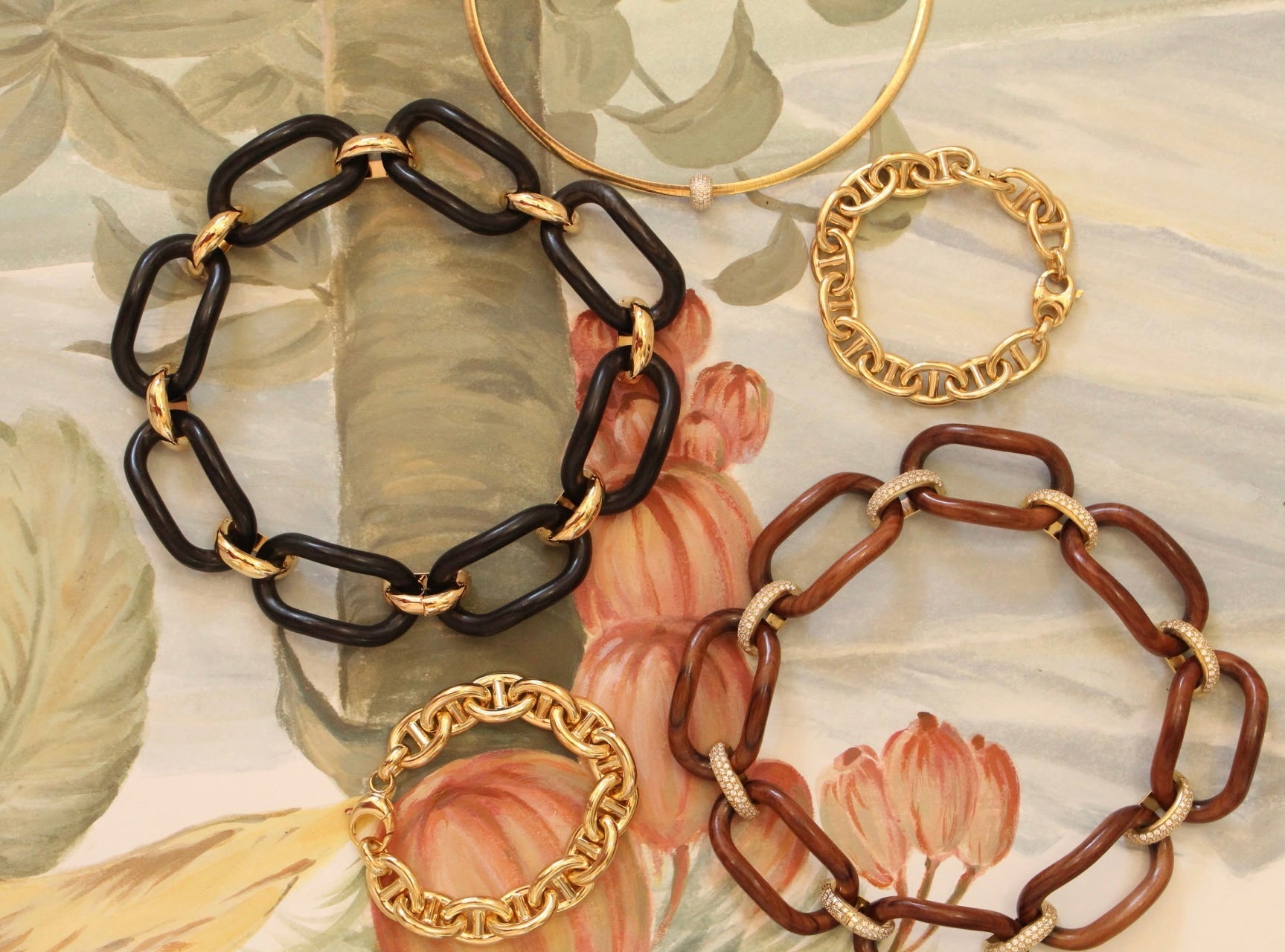 The Woods Rosewood Gold Collar